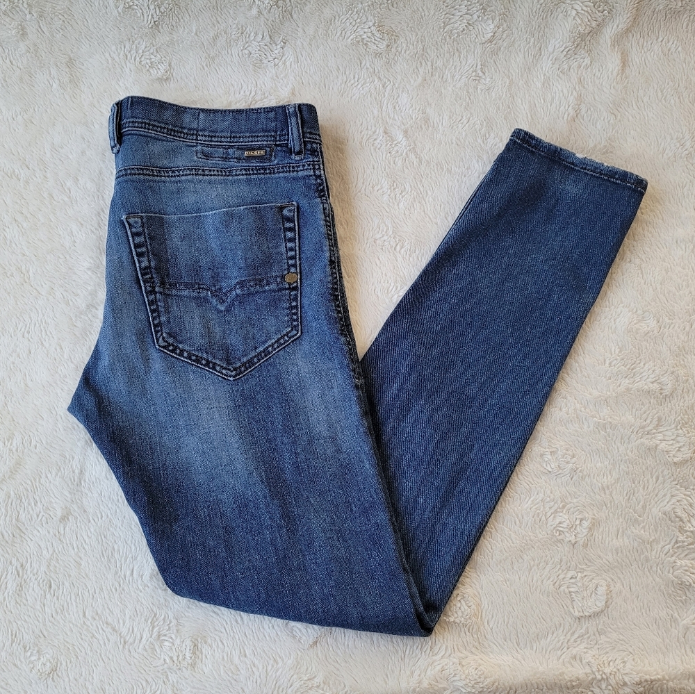DIESEL TEPPHAR Slim Carrot Jeans 0858K